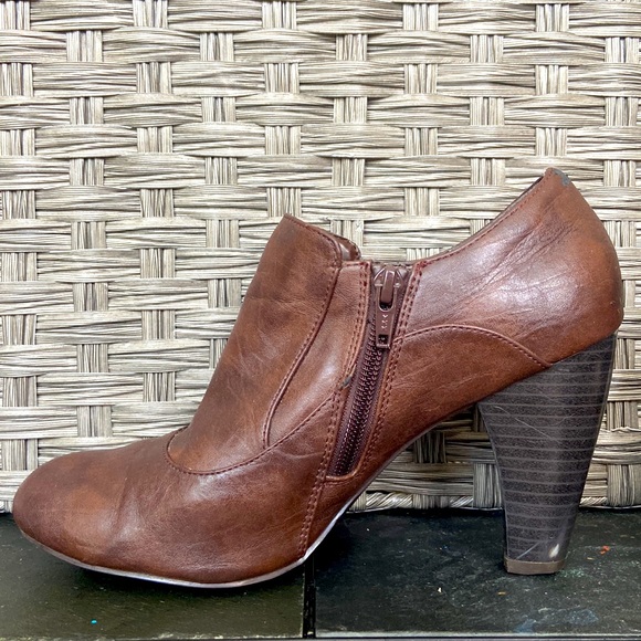 Leather SPRING Women’s 8USA / 39EUR Bootie Heel - Picture 4 of 5